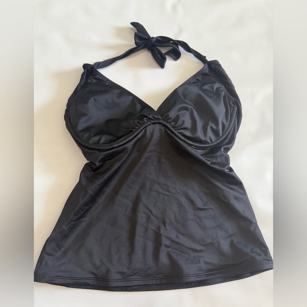 Athleta black bra cup halter tankini swim top in size 38D/DD